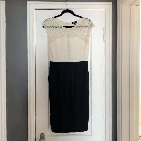 Le Chateau Dress - Picture 1 of 3
